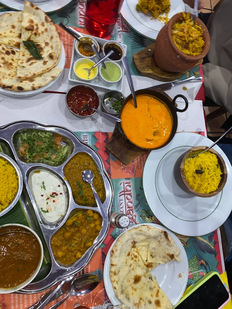 Le Gandhi Gallery Image