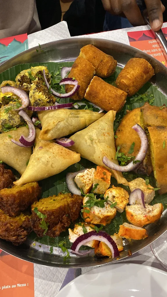 Le Gandhi Gallery Image